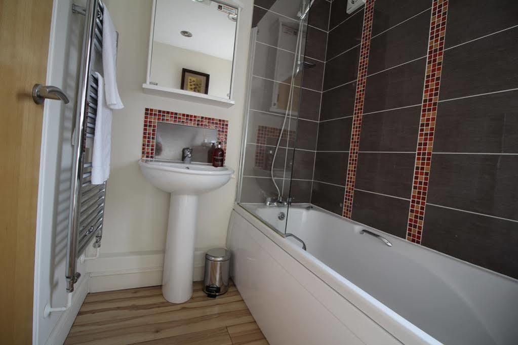 Lux Living Apartments - Alpha Apartments CBG エクステリア 写真