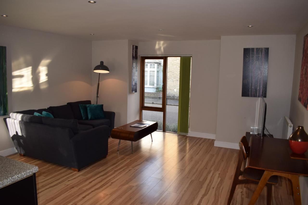 Lux Living Apartments - Alpha Apartments CBG エクステリア 写真